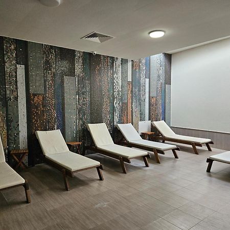 Hotel Alisa 帕维尔巴尼亚 外观 照片