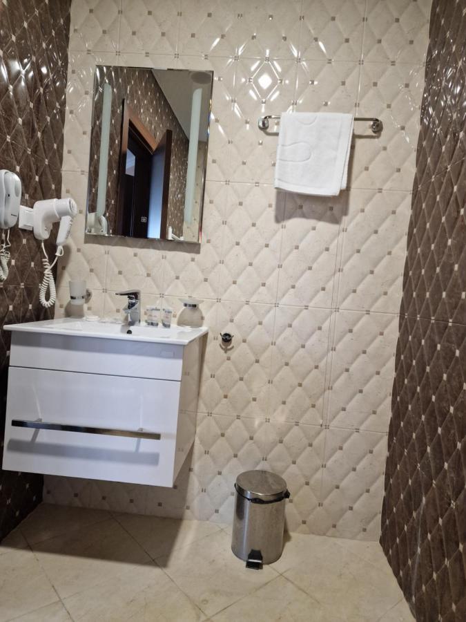 Hotel Alisa 帕维尔巴尼亚 外观 照片